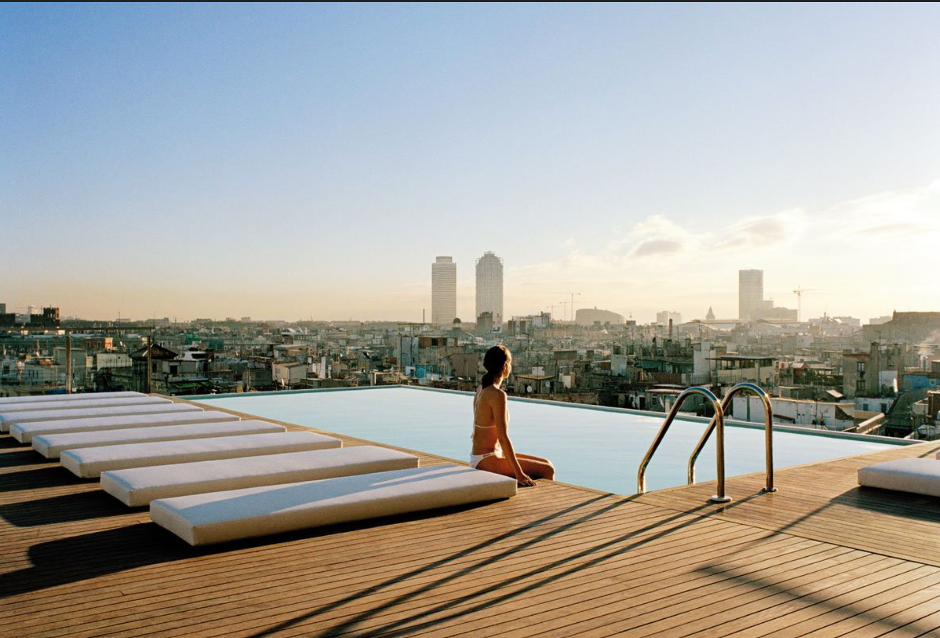 ditail-soluciones-terrazas-de-barcelona-sky-bar-gran-hotel-central